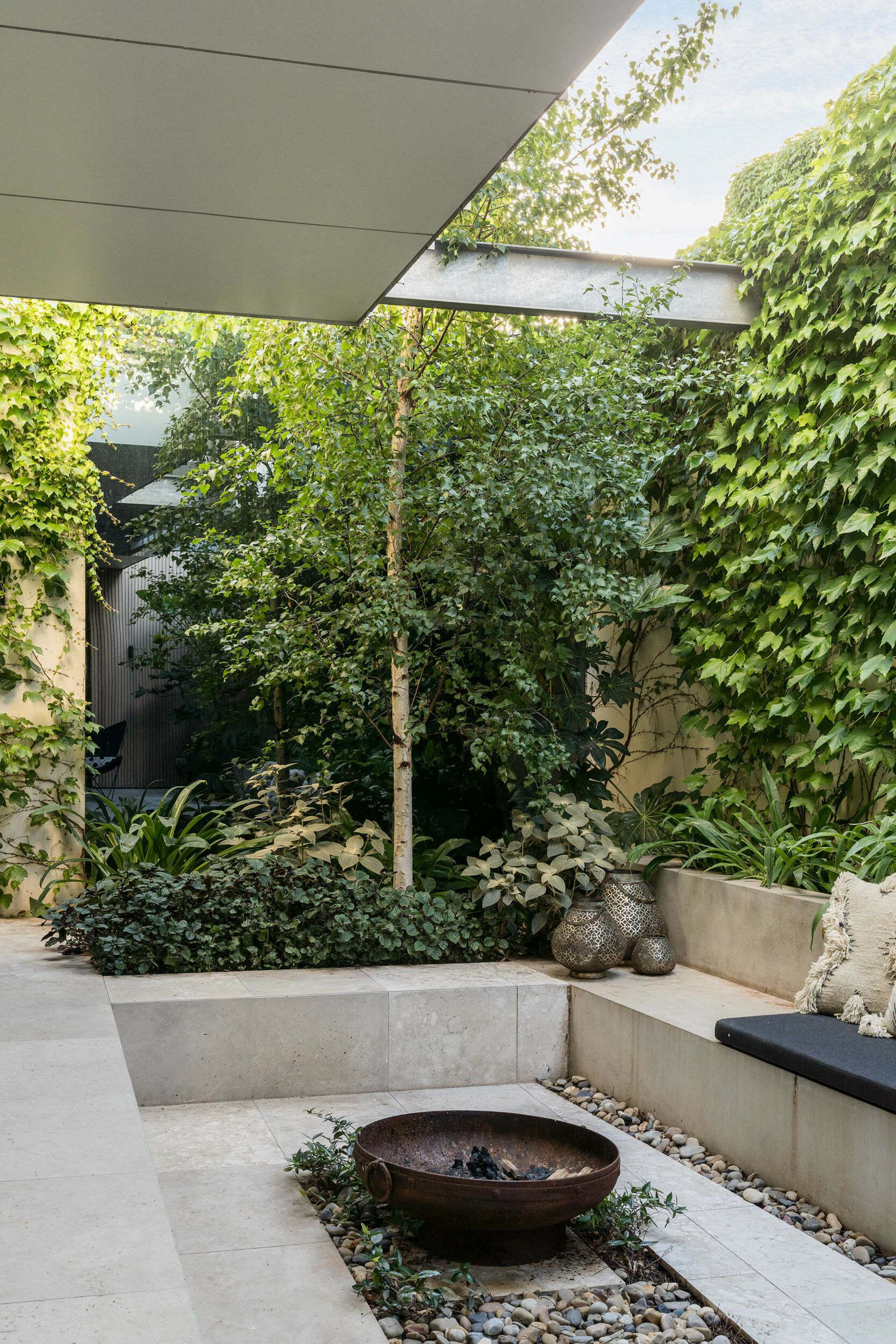 LP1223 18 Nelson Rd 168